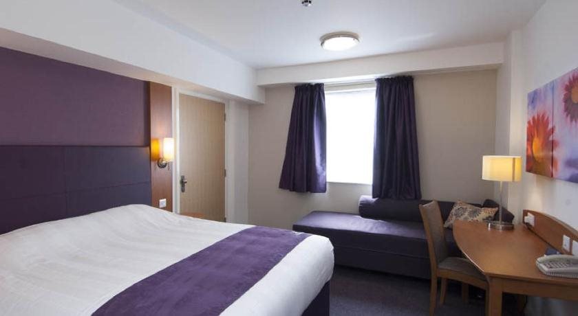 Premier Inn Chessington 15