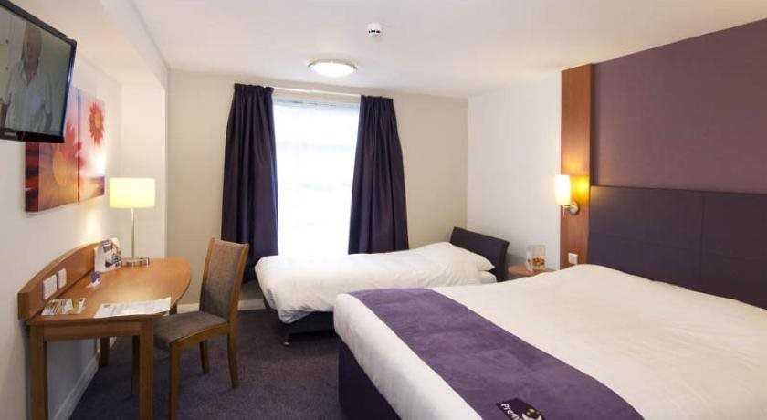 Premier Inn Chessington 16
