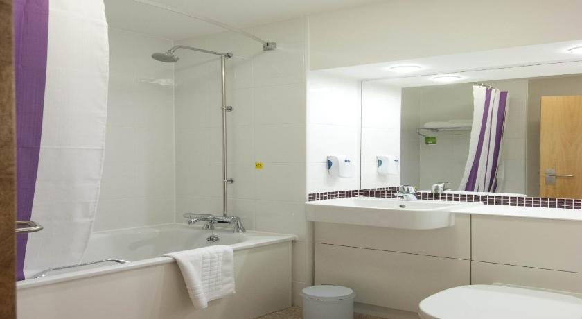 Premier Inn Chessington 17