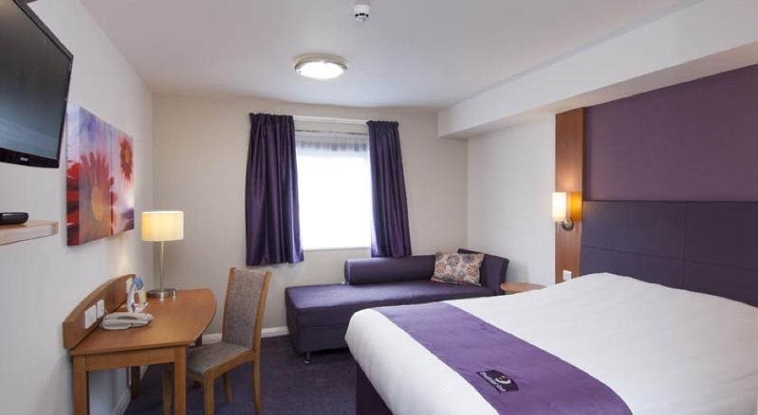 Premier Inn Chessington 5