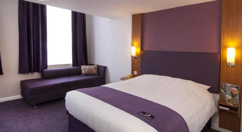 Premier Inn Chessington 6