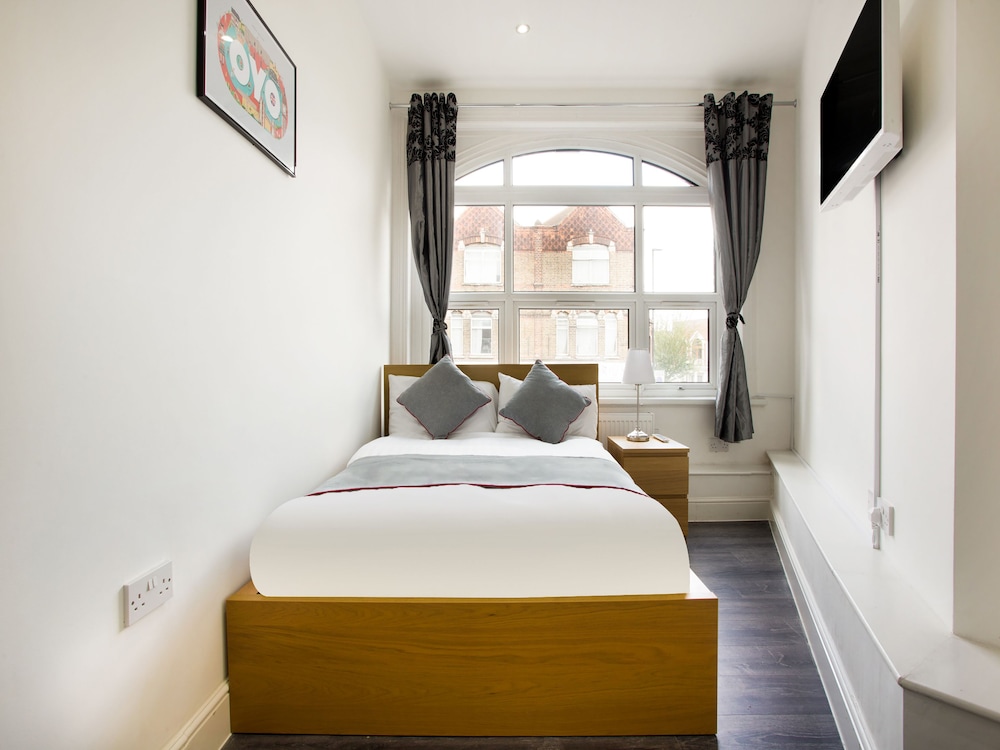 Broadway Inn 6