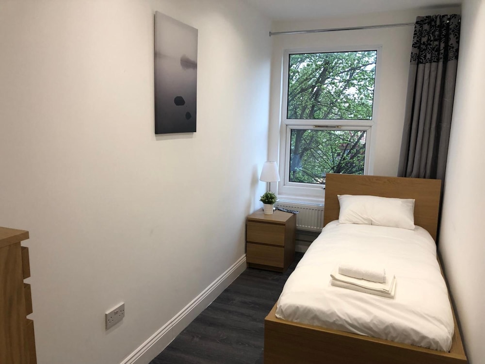 Broadway Inn 20
