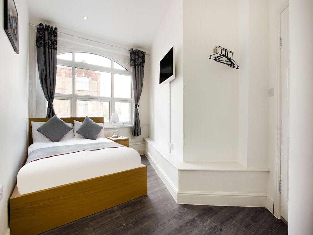 Broadway Inn 4