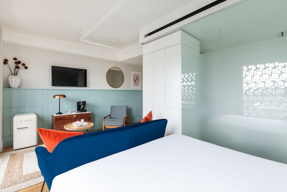 Town Hall Hotel 12