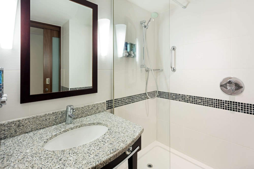 Hampton by Hilton London Croydon 11
