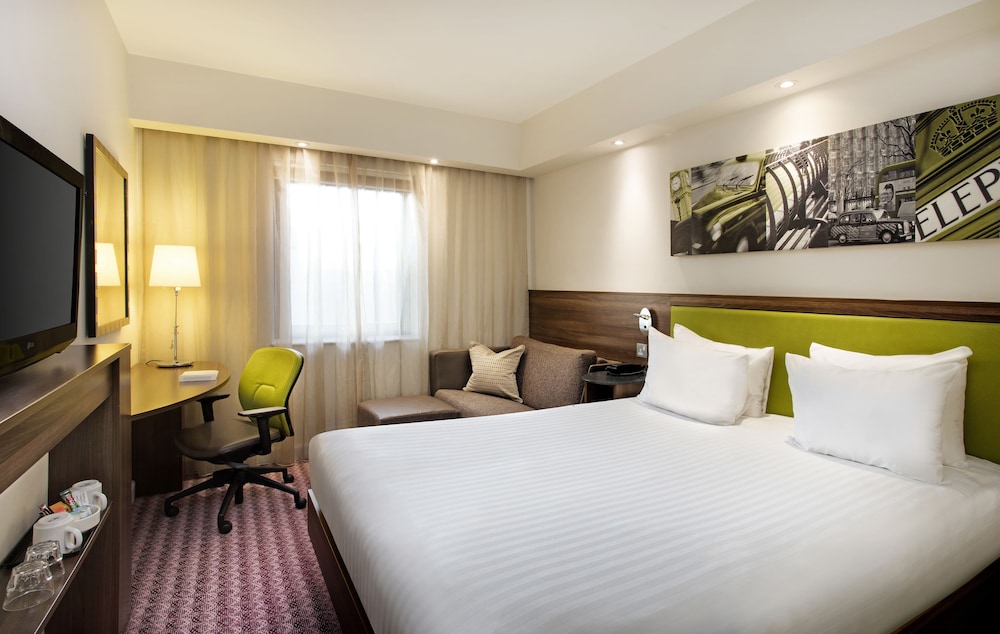 Hampton by Hilton London Croydon 4