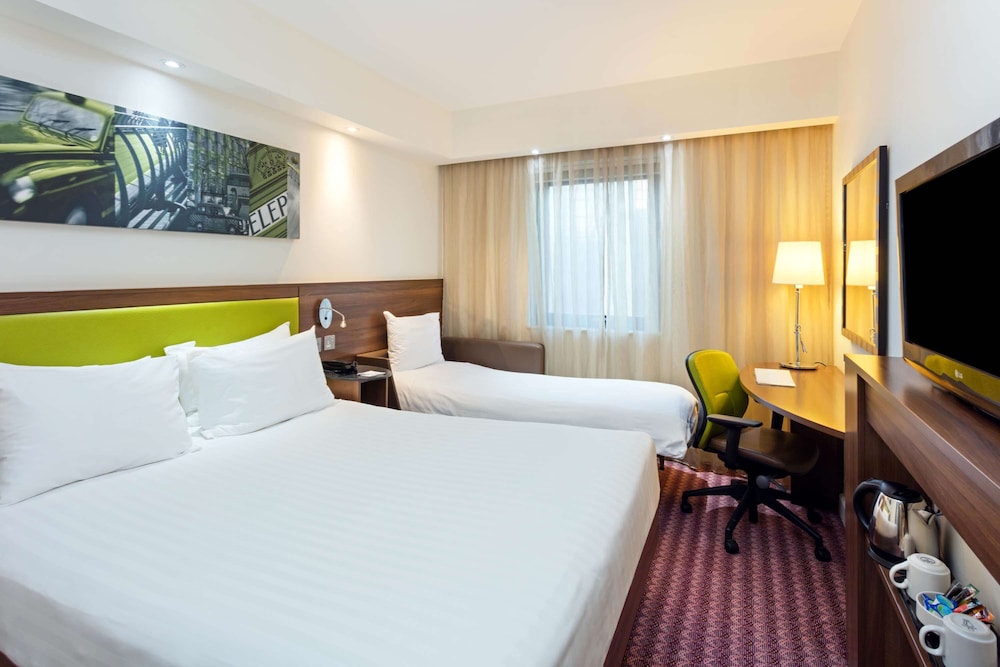 Hampton by Hilton London Croydon 9