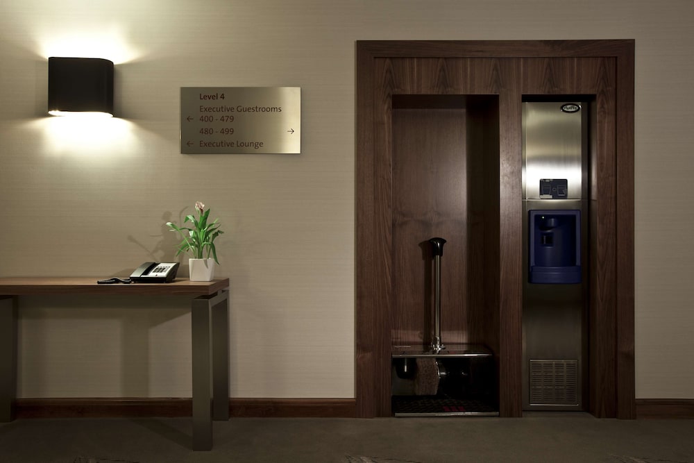 Hilton London Heathrow Airport Terminal 5 18