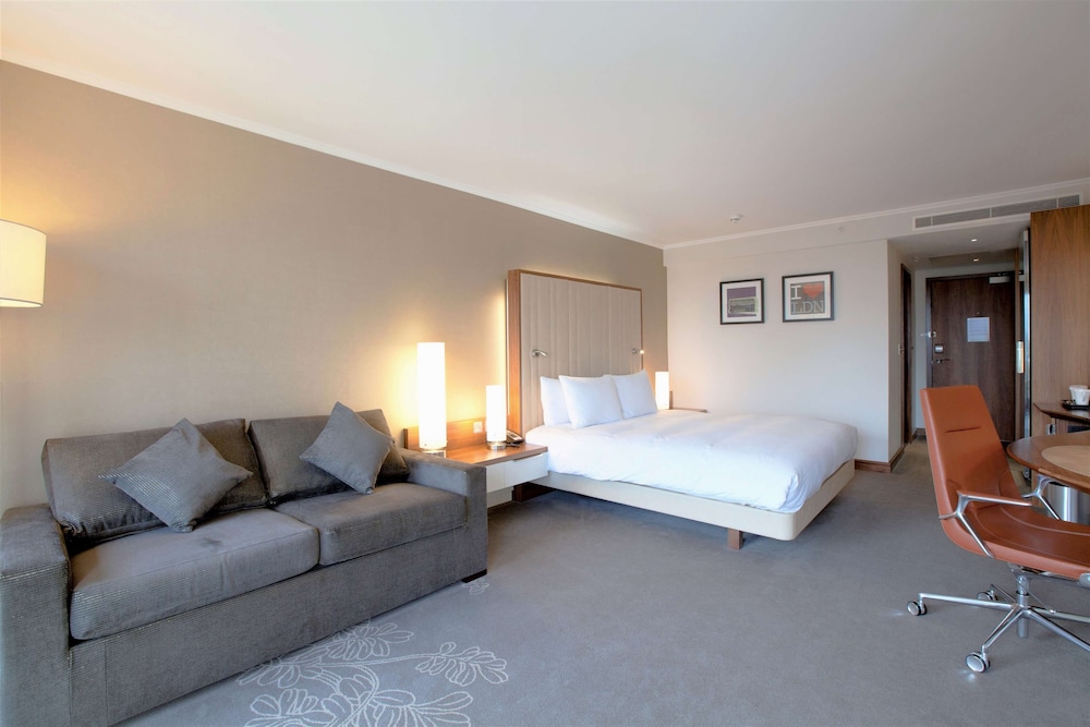 Hilton London Heathrow Airport Terminal 5 23
