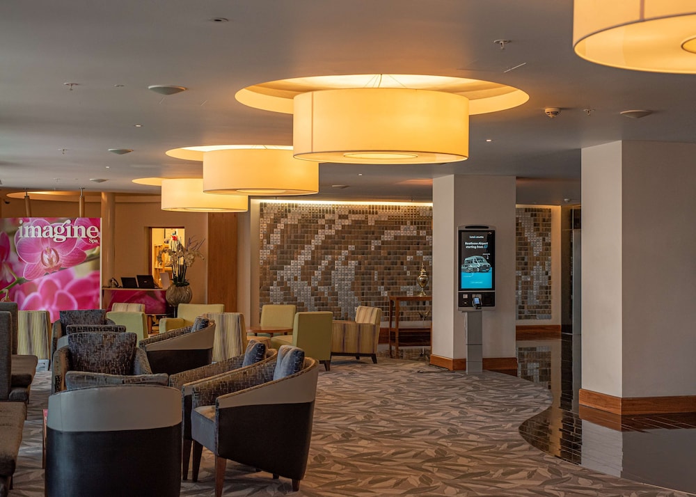 Hilton London Heathrow Airport Terminal 5 4
