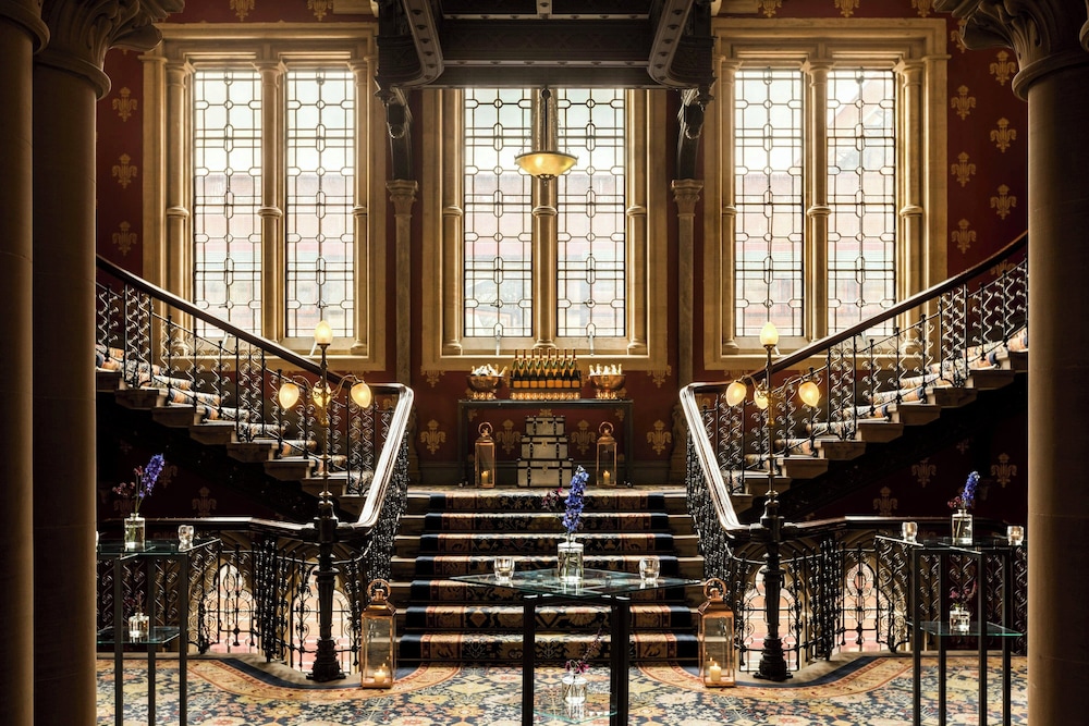 St. Pancras London, Autograph Collection 5