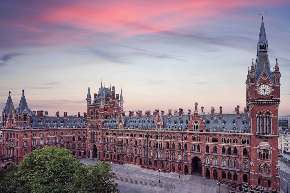 St. Pancras London, Autograph Collection 1