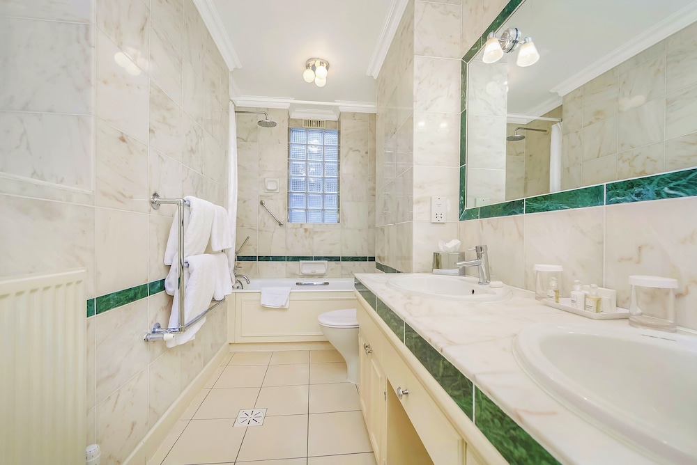 44 Curzon Street by Mansley Apartments 21