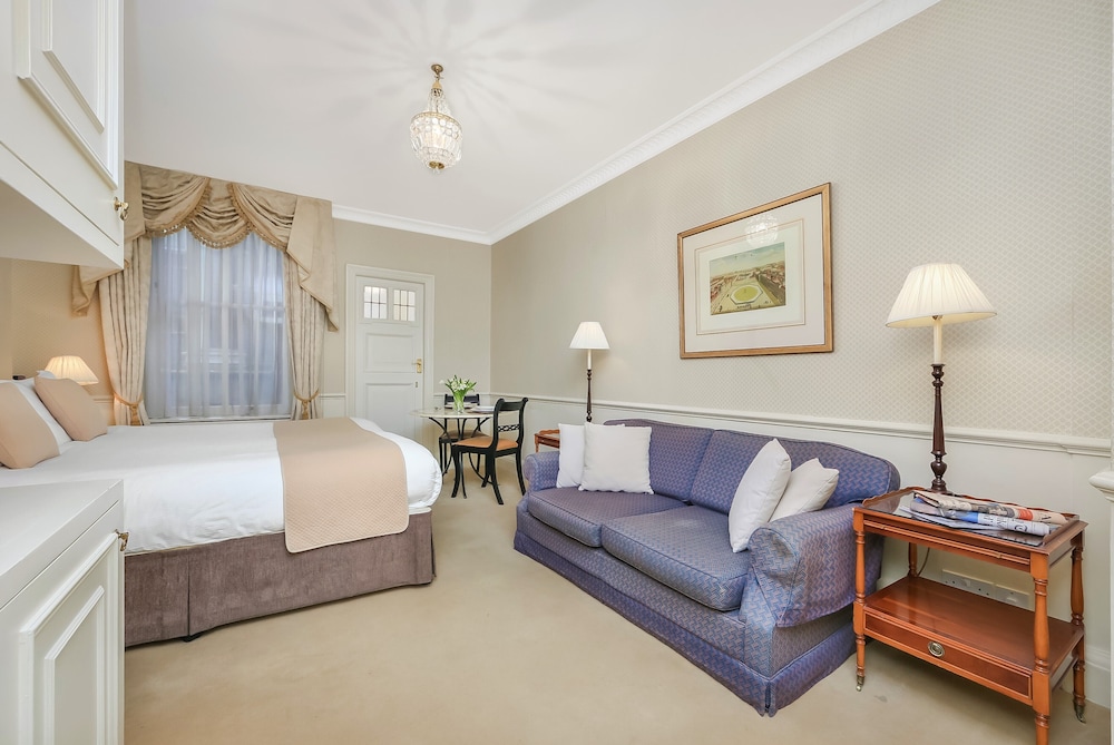 44 Curzon Street by Mansley Apartments 17