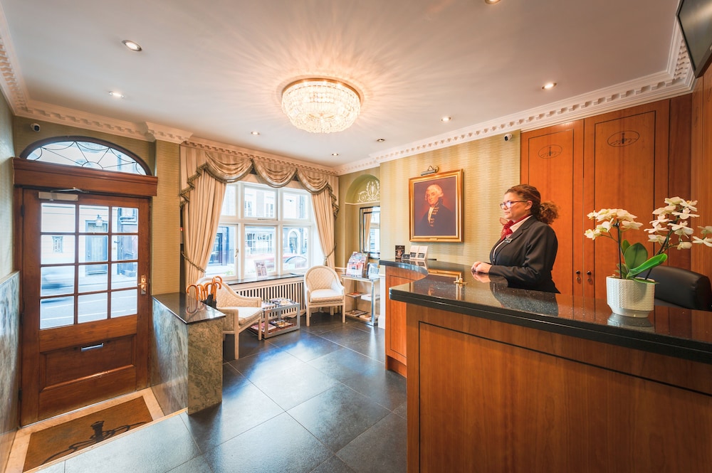 44 Curzon Street by Mansley Apartments 2