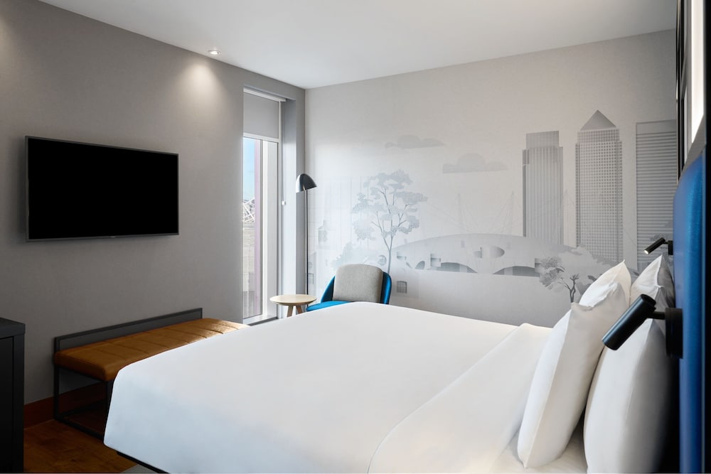 Aloft London Excel 5