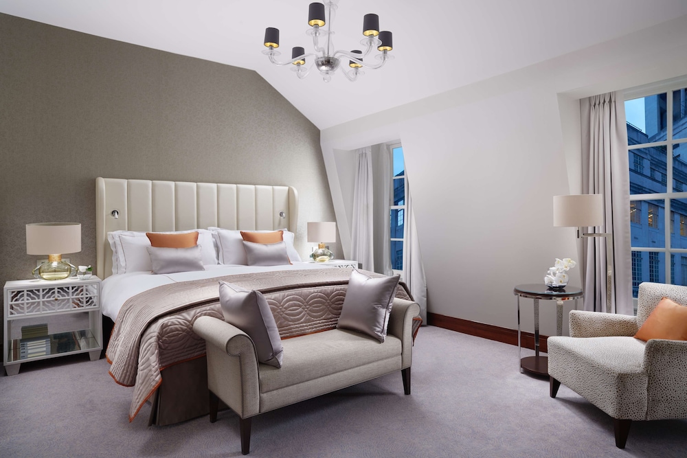 Conrad London St. James 14