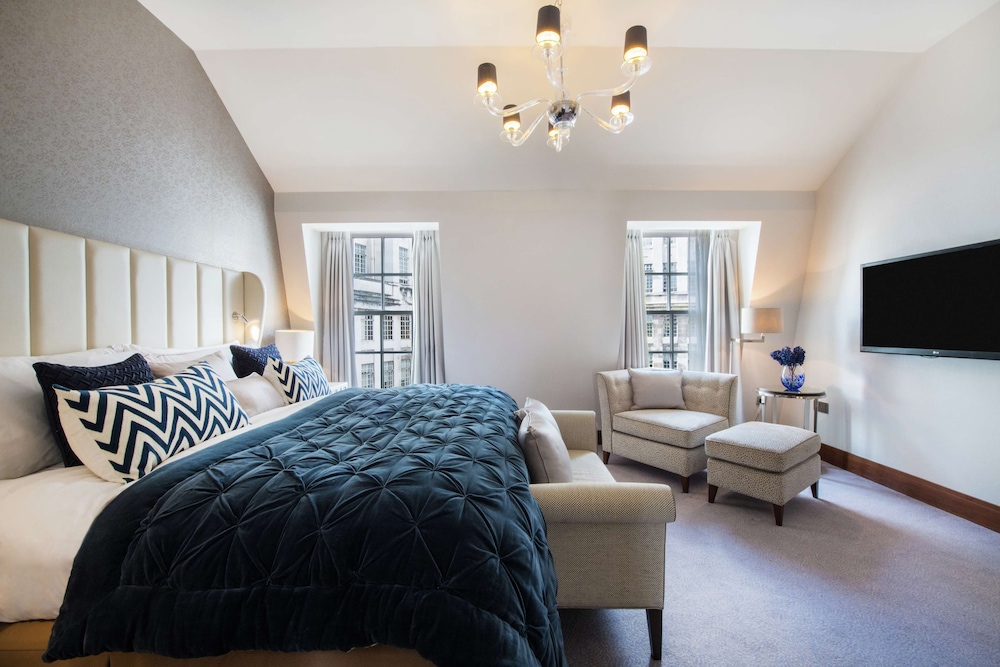 Conrad London St. James 13