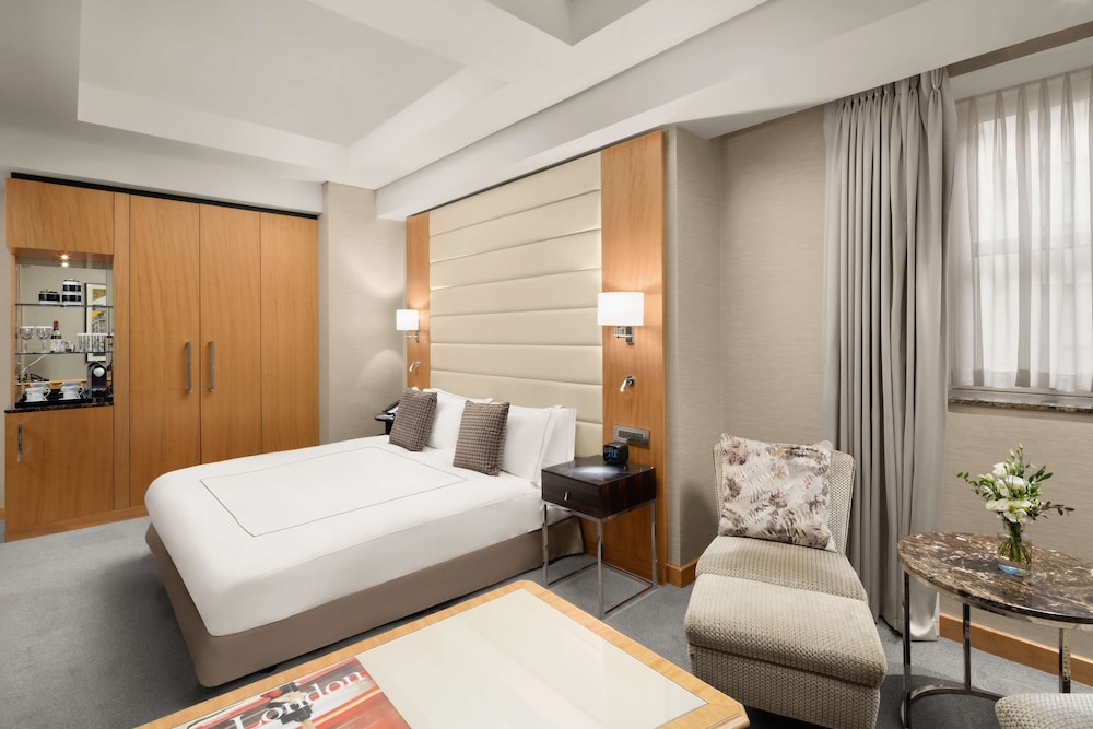 Conrad London St. James 23