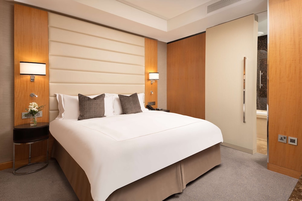 Conrad London St. James 18