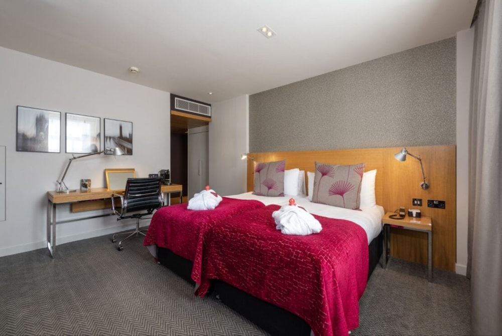 Apex Temple Court Hotel 11