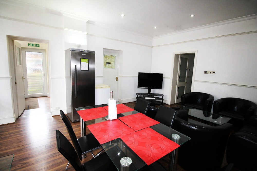Flexistay Norbury ApartHotel 17