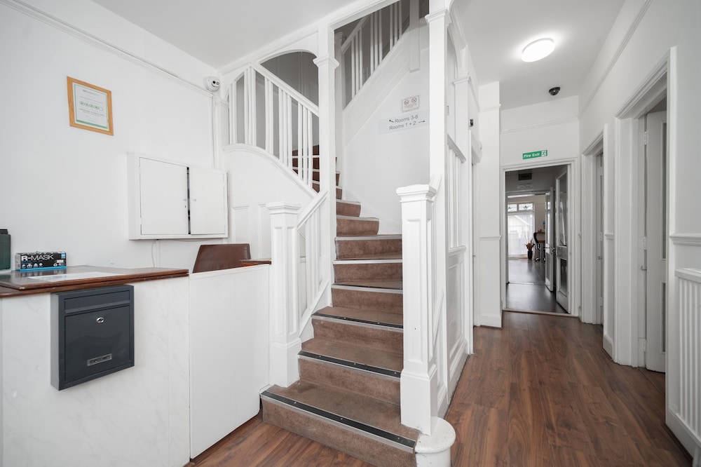 Flexistay Norbury ApartHotel 4