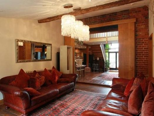 Tonge Barn 6