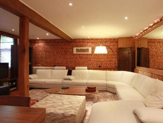 Tonge Barn 7