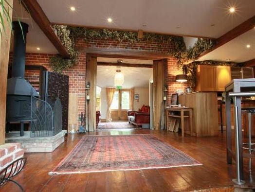 Tonge Barn 3