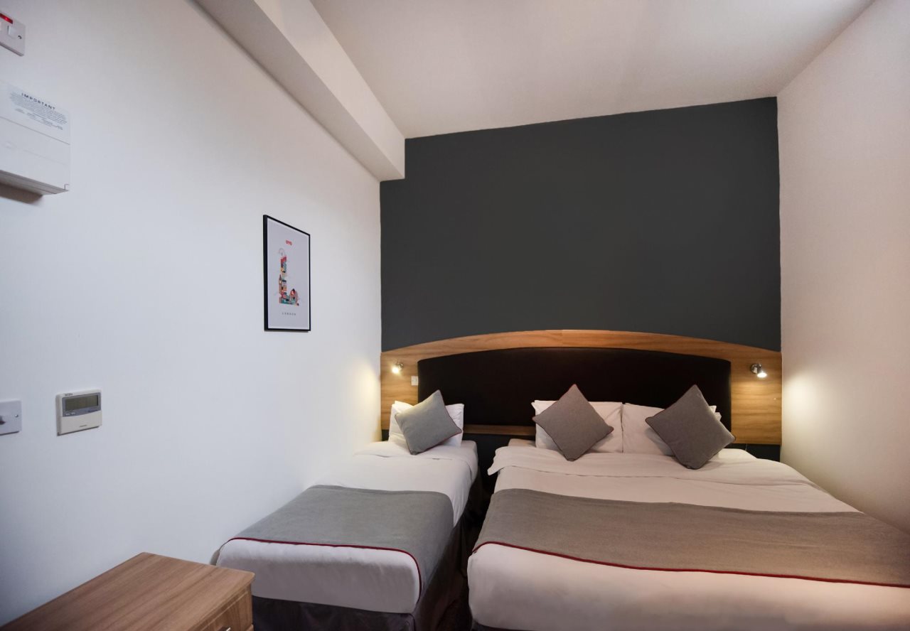 Arinza Hotel, London Ilford 13