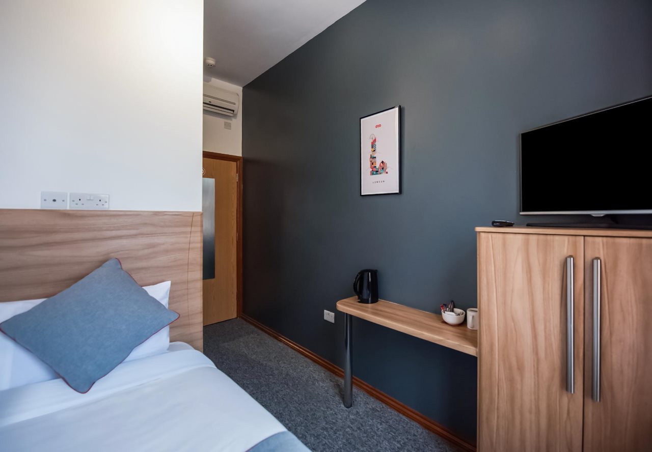 Arinza Hotel, London Ilford 17