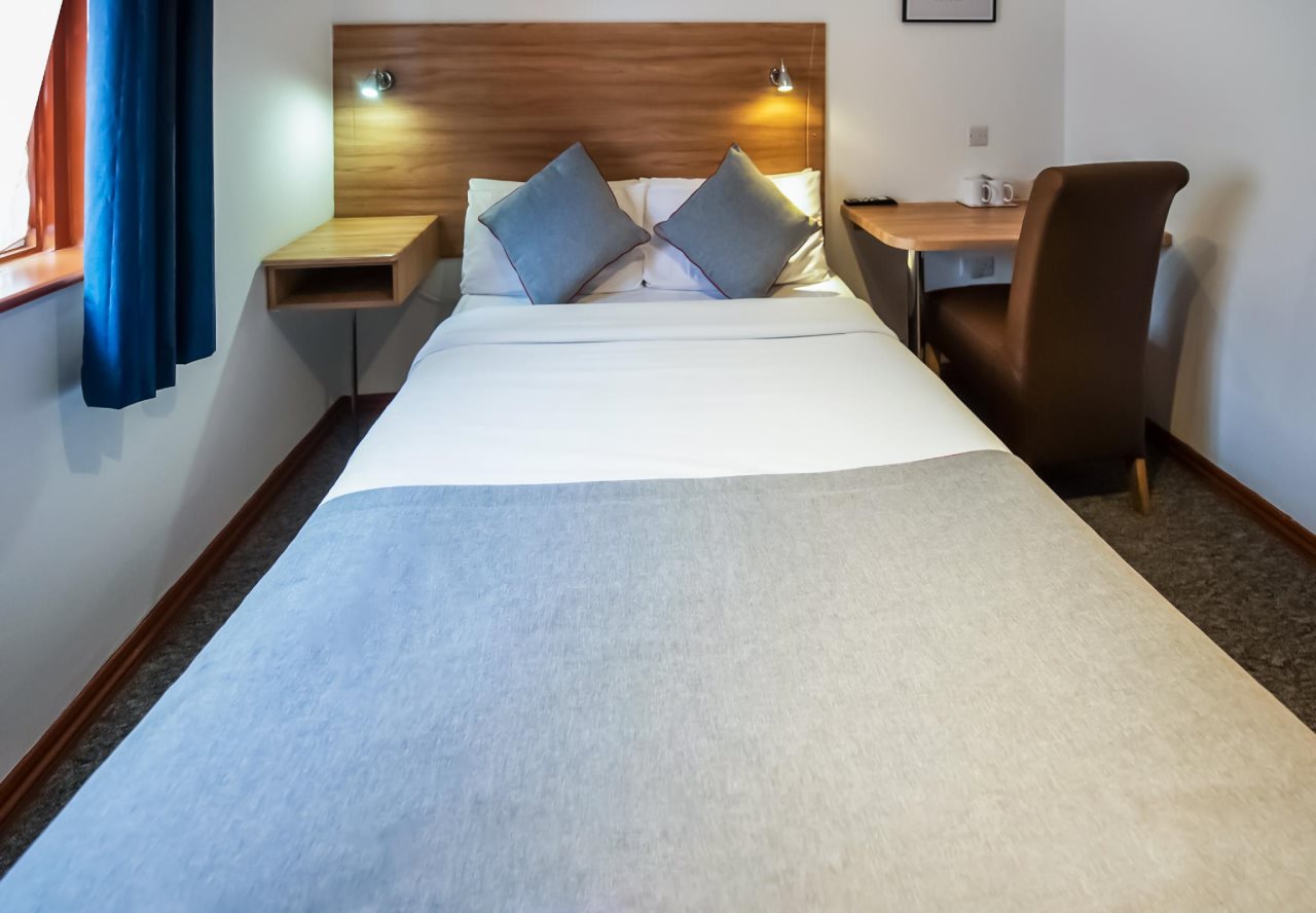Arinza Hotel, London Ilford 7