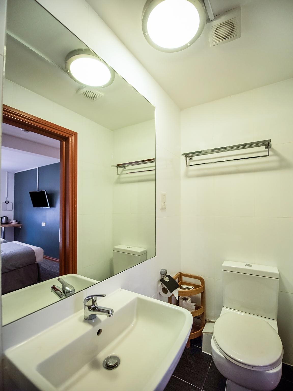 Arinza Hotel, London Ilford 8