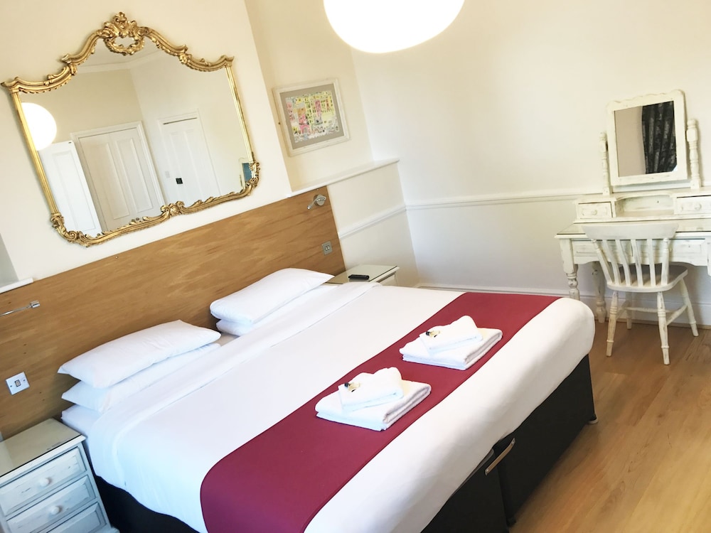 Gidea Park Hotel 12