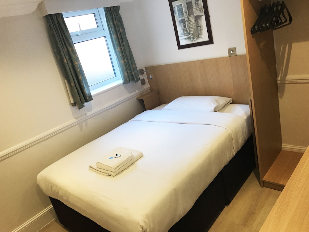 Gidea Park Hotel 15