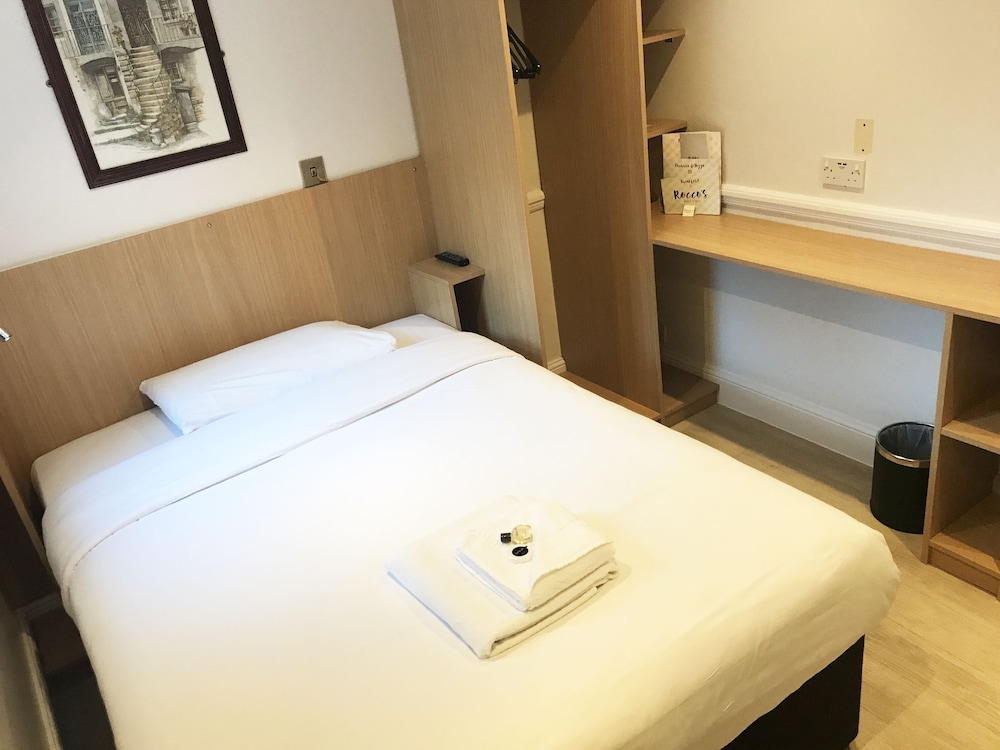 Gidea Park Hotel 17