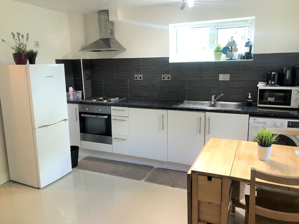 Apple House Guest House Heathrow Airport 16