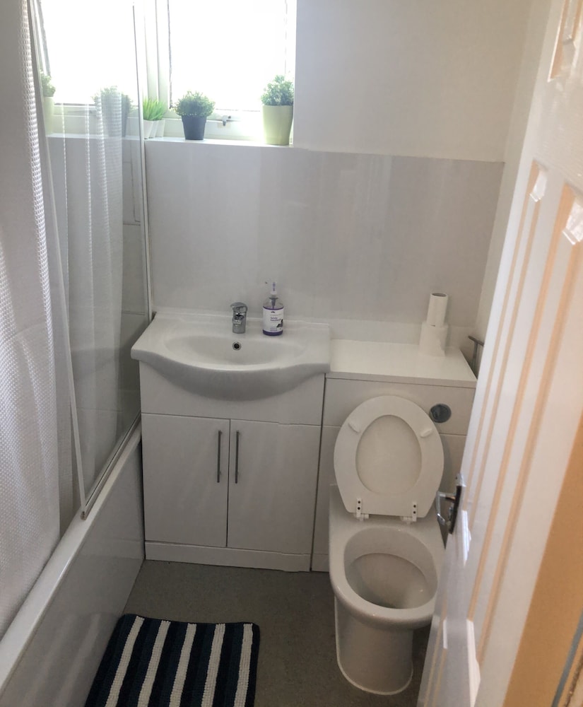 Apple House Guest House Heathrow Airport 24