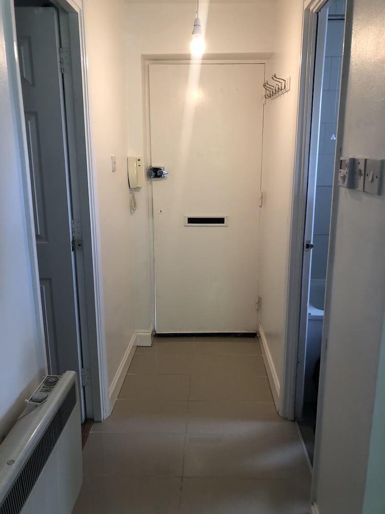 Apple House Guest House Heathrow Airport 2