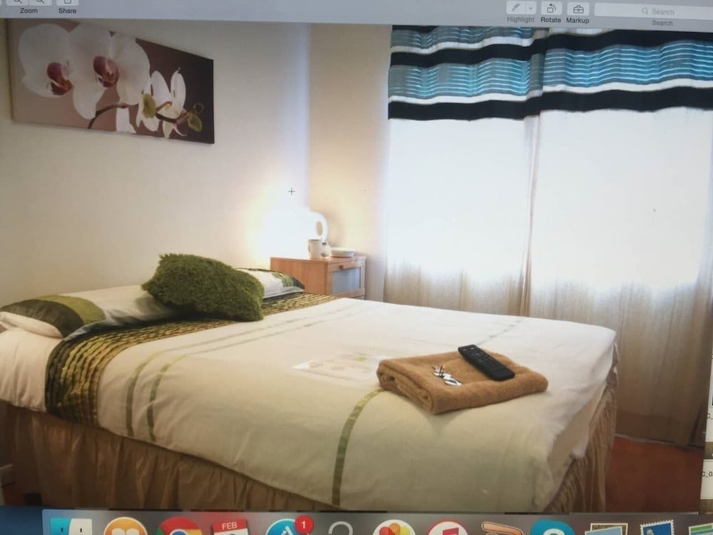 Apple House Guest House Heathrow Airport 9