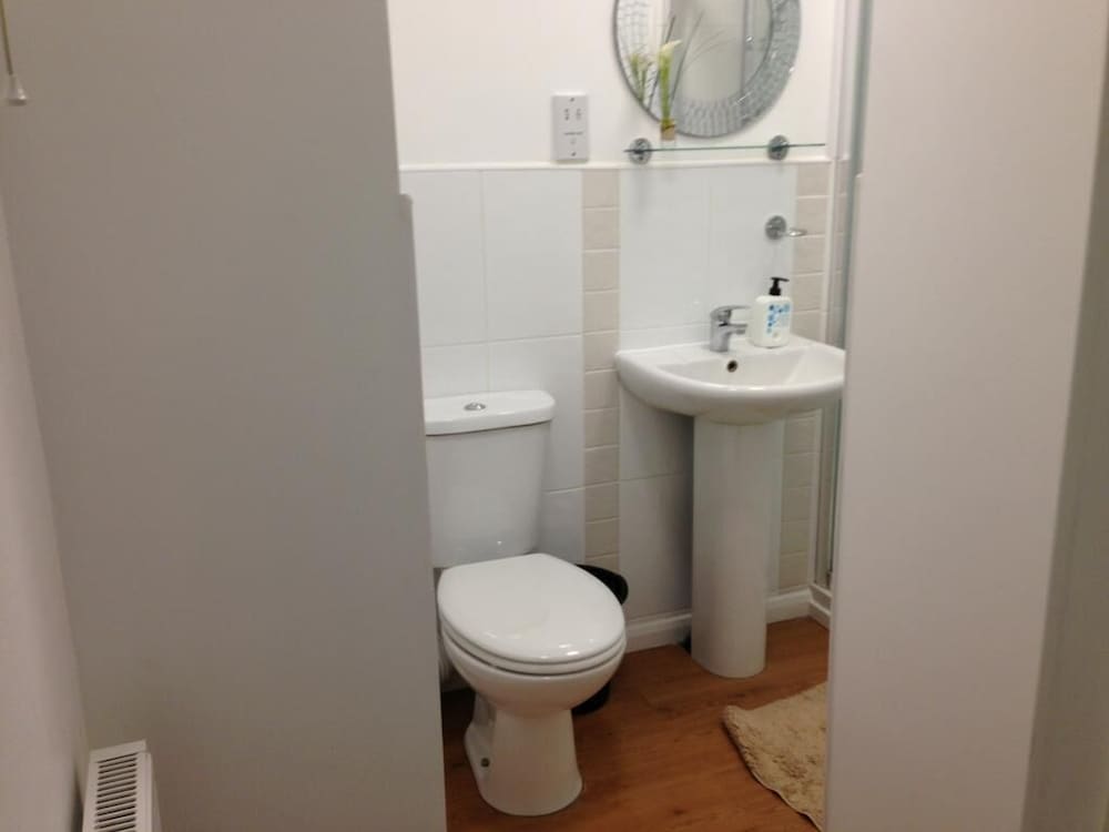 Apple House Guest House Heathrow Airport 22
