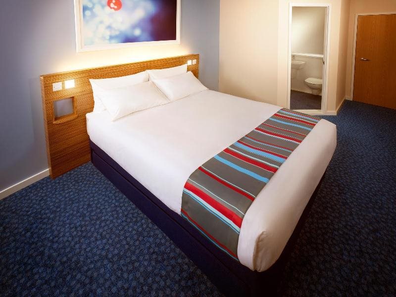 Travelodge Maidstone Central 13