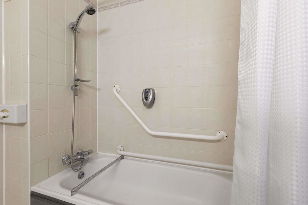 Days Inn by Wyndham Maidstone 16