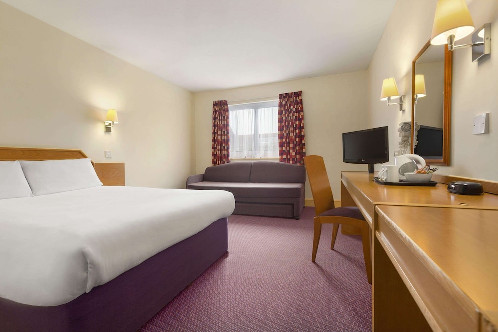 Days Inn by Wyndham Sevenoaks Clacket Lane 12