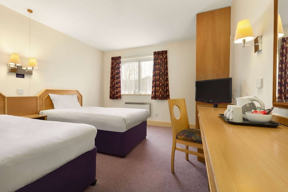 Days Inn by Wyndham Sevenoaks Clacket Lane 5