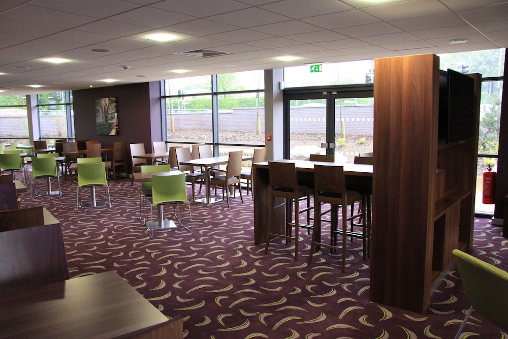 Holiday Inn Express Dunstable 23