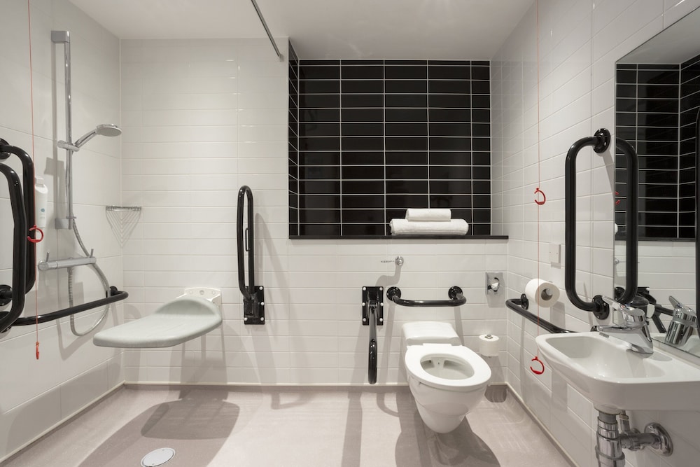 Holiday Inn Express Dunstable 18