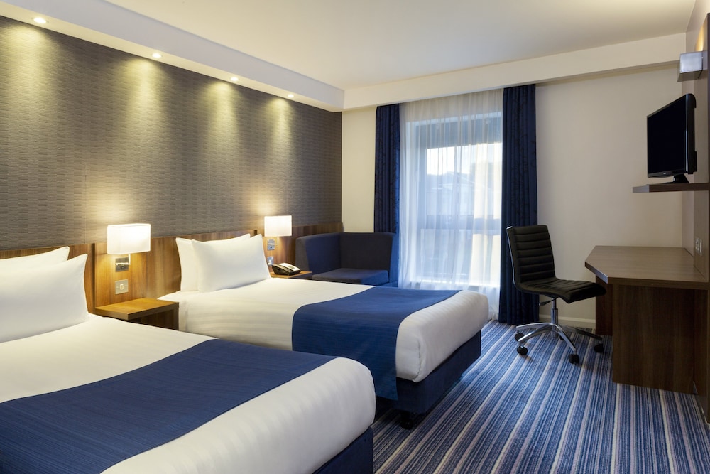 Holiday Inn Express Dunstable 13